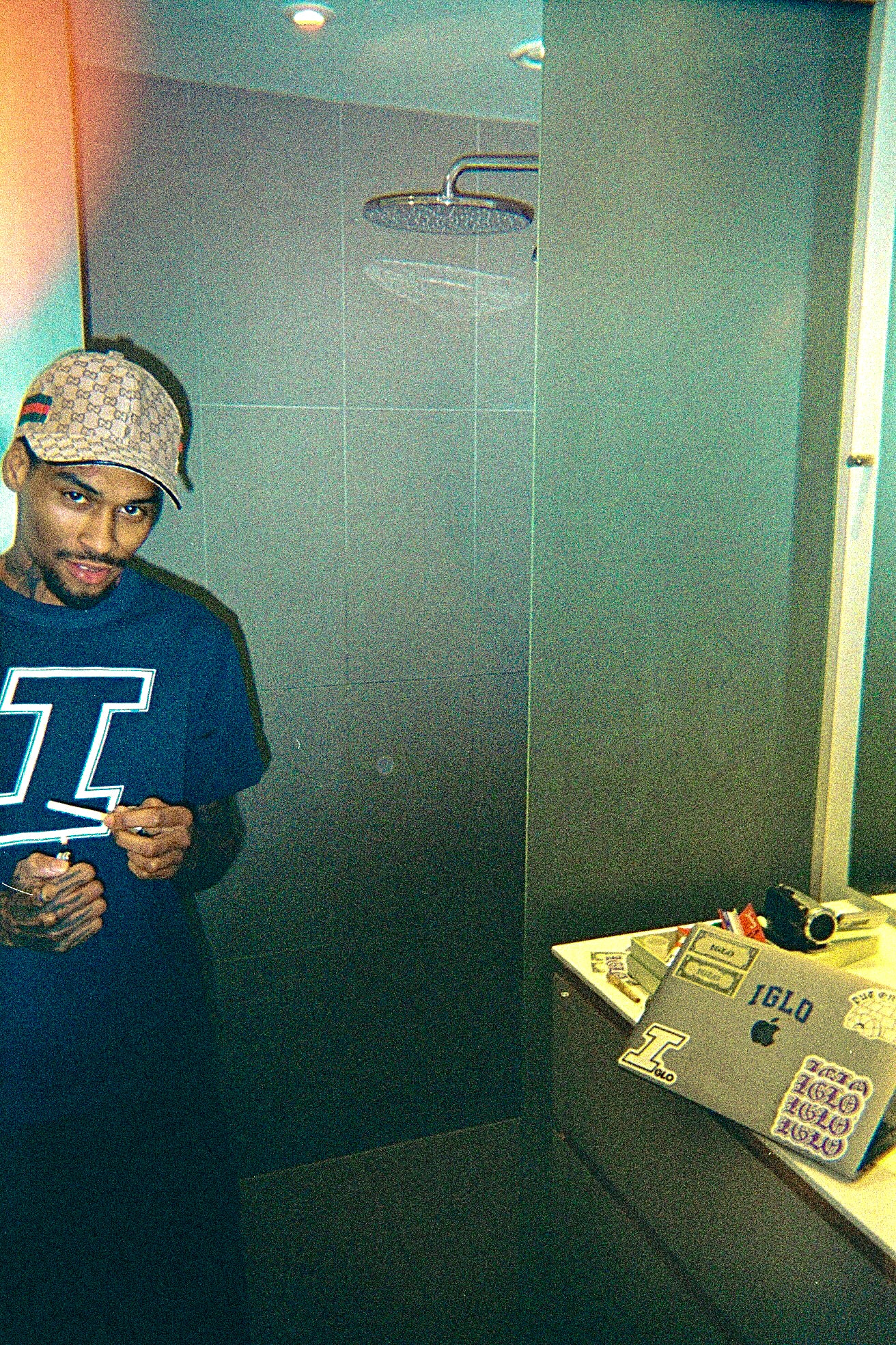 IGLO “ Statement” Tee - Navy